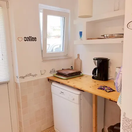 Karmen Auf Zwei Ebenen Mit Garten Holiday home