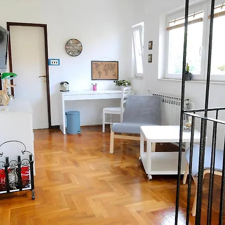 Karmen Auf Zwei Ebenen Mit Garten Holiday home *